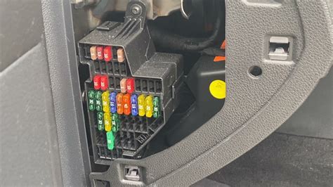 2014 volkswagen passat 2.0l tdi junction box diagram|Fuse Box .